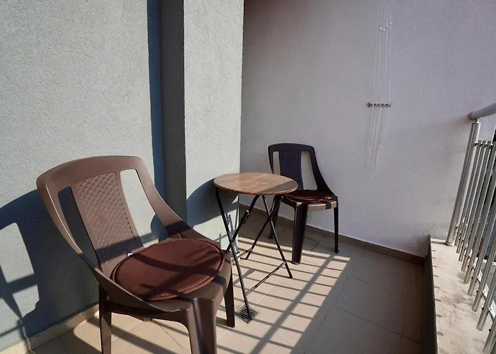 Near A Metro Station アパート *