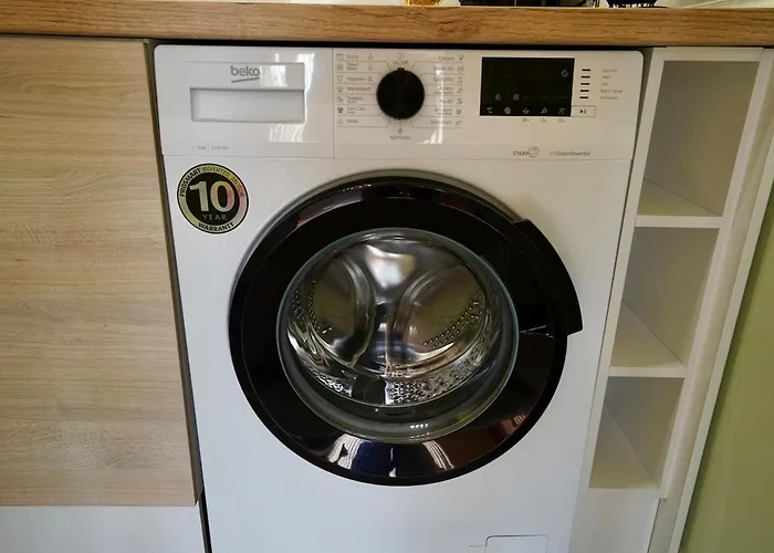 Near A Metro Station アパート